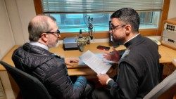 Dom Vicente Ferreira, defende em entrevista nos estúdios da Rádio Vaticano / Vatican News,  que as instituições devem alinhar suas finanças aos valores do Evangelho e da Ecologia