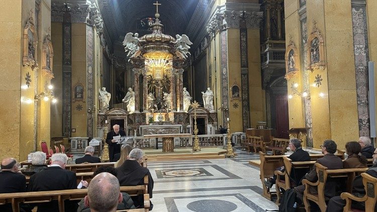 Un momento dell'incontro nella chiesa di Santa Maria in Traspontina