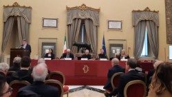 2026.03.18 Kardinali Parolini katika Uwakilishi wa Kitabu cha Papa Leo XIV.