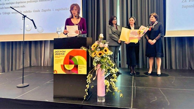 S. Jelena Lončar, dobitnica priznanja Hrvatske udruge socijalnih radnika (Foto: Caritas Zagrebačke nadbiskupije)
