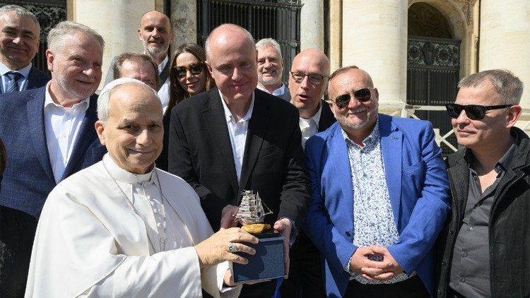 Прадстаўнікі польскі радыёстанцый падчас сустрэчы з Львом XIV