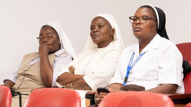 Wakati wa uzinduzi wa Kitabu kuhusu Sinodi