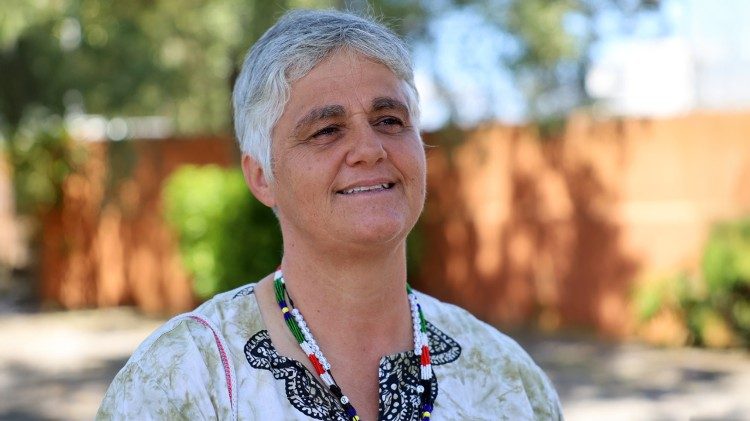 Irmã Beta Almendra - Missionária da Fundação Ajuda à Igreja que Sofre no Sudão do Sul