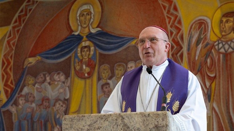 Arcebispo de Curitiba Dom Jos&eacute; Ant&ocirc;nio Peruzzo celebrou a Santa Missa para os participantes do 1&ordm; Encontro de Irm&atilde;os da Educa&ccedil;&atilde;o B&aacute;sica do Marista Brasil.  Cr&eacute;dito: Jo&atilde;o Borges