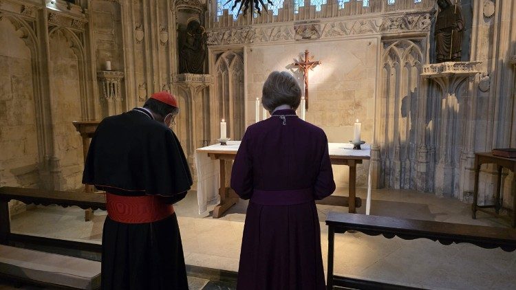 Erzbischöfin Sarah Mullally und Kardinal Kurt Koch am Donnerstag in Canterbury