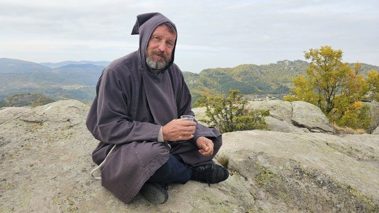 Отците капуцини днес