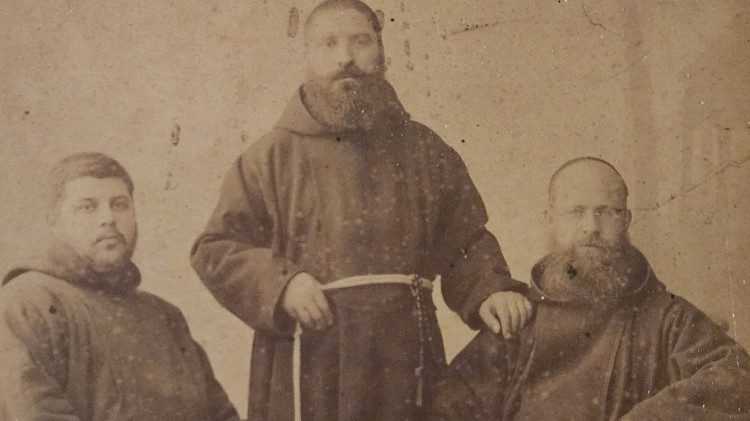 Снимки от архива на отците капуцини в  България