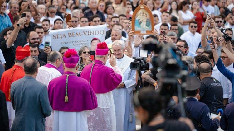 Dom Lu&iacute;s Pepeu, OFMCap, &eacute; empossado o primeiro Bispo da rec&eacute;m-criada Diocese de Baturit&eacute;
