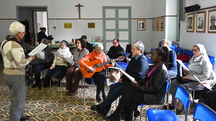 Religiosas e Religiosos Brasileiros em Roma (RBR) durante encontro no Col&eacute;gio Pio Brasileiro (Foto: Jaime C. Patias)