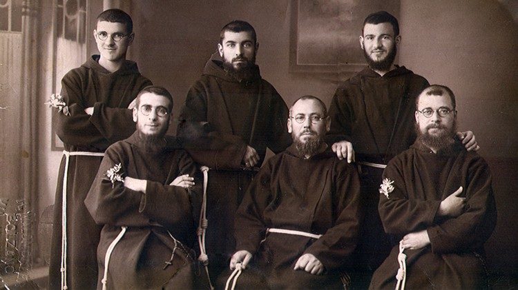 Снимки от архива на отците капуцини в България