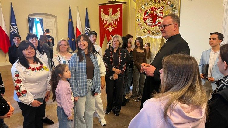 Do Polski przyjechała grupa 45 osób, głównie ukraińskich kobiet i dzieci – wdów i rodzin po poległych żołnierzach