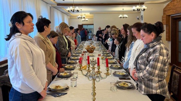 Wyjazd i wsp&oacute;lne spotkania pomagają leczyć rany duchowe