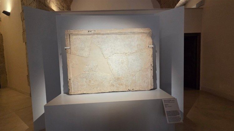 Calendario di Amiternum, 20 d.C., marmo, 95.5×129×8 cm MuNDA: