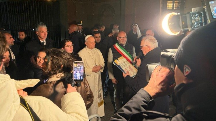 Papež před Villou Barberini v Castel Gandolfu, 31. března 2026