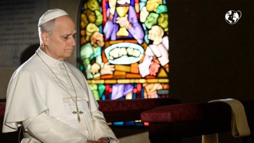 Il Papa: i sacerdoti in crisi non si sentano "eroi solitari" ma figli amati