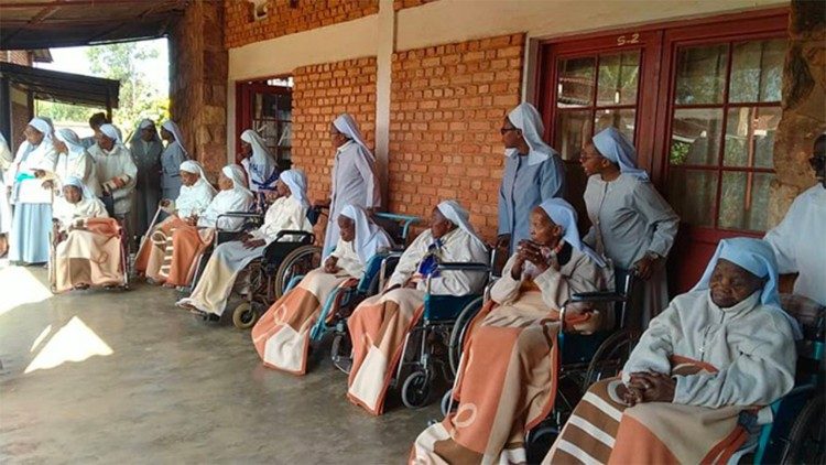  Le Suore Bene-Tereziya 