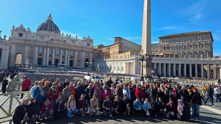 A Szent M&oacute;r Iskolak&ouml;zpont zar&aacute;ndoklata a Vatik&aacute;nban (Fot&oacute;: Kop&aacute;ri L&aacute;szl&oacute;)