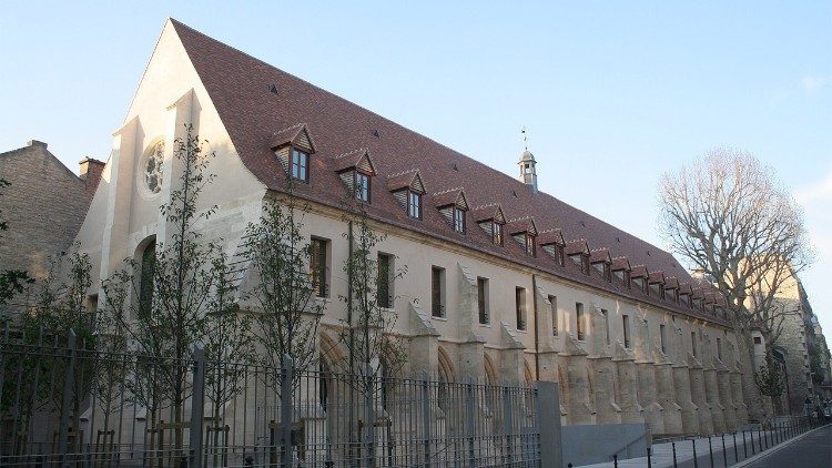 L'esterno del Coll&egrave;ge des Bernardins a Parigi