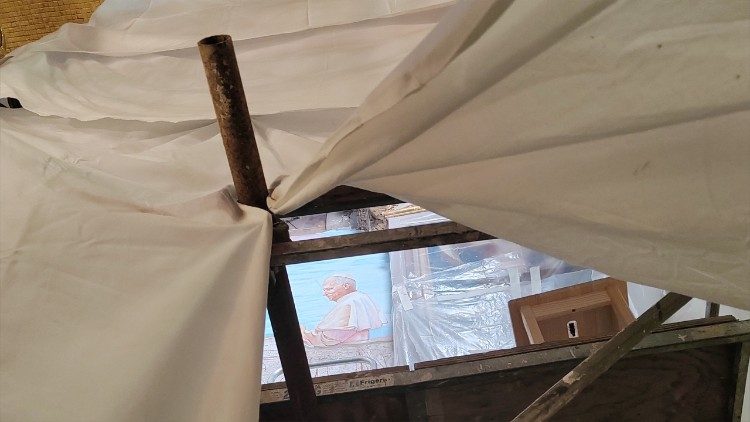 Il cantiere dell’affresco – foto di P. Ondarza ©Vatican News