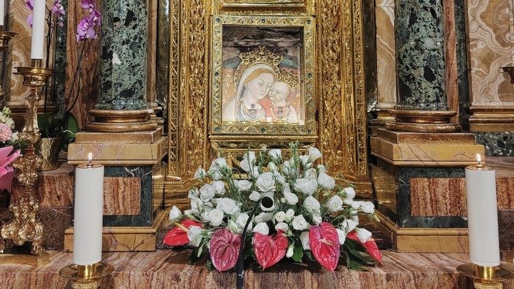 L’altare con l’immagine della Madre del Buon Consiglio a Genazzano – foto di P. Ondarza ©Vatican News