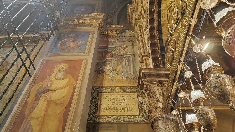 Il ritratto di Giovanni Paolo II, opera del pittore genazzanese Dante Ricci, nella Cappella della Madre del Buon Consiglio a Genazzano - foto P. Ondarza &copy;Vatican News
