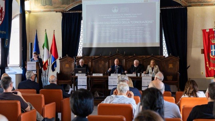 L'inaugurazione dell'incontro seminariale dell'Universit&agrave; Cattolica del Sacro Cuore